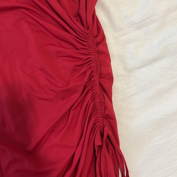 RED BODY CON DRESS - Picture 2 of 3